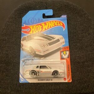 "🥦5/$25🥦" Hot Wheels '86 Monte Carlo SS